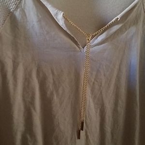 Linen top knit sleeves gold chain v-line